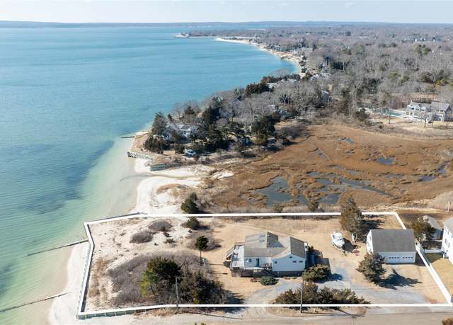 Property at 17 Beach Rd, Laurel, NY 11948, 3 beds, 2 baths