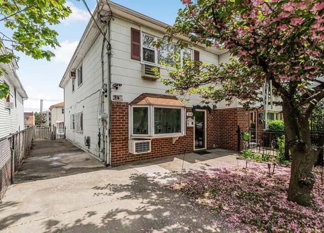 Property at 540 Throggs Neck Expy, Bronx, NY 10465, 6 beds, 3 baths