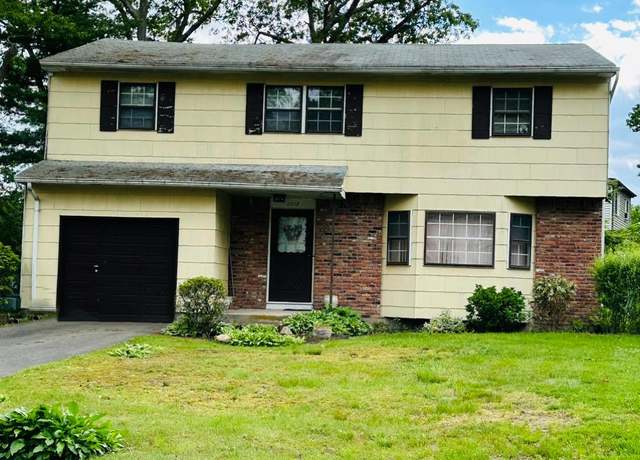 Property at 2818 Pine Ave, Ronkonkoma, NY 11779, 3 beds, 2 baths