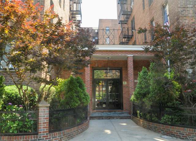 Property at 3727 86th St Unit 4G, Jackson Heights, NY 11372, 2 beds, 1 bath