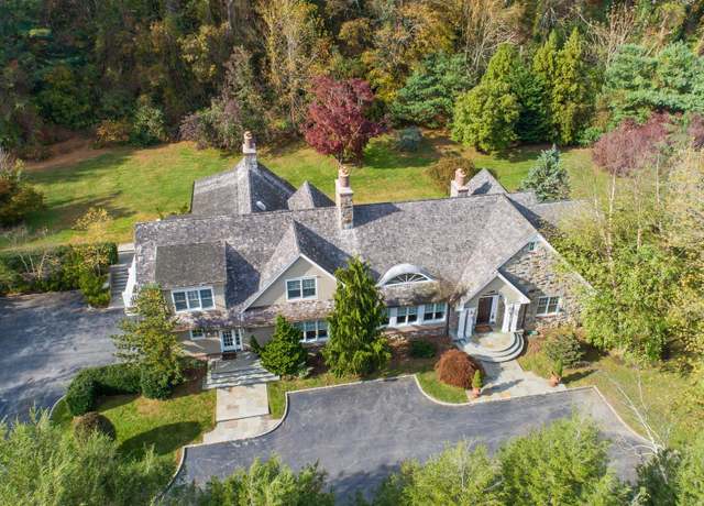 Property at 46 Morgan Dr, Old Westbury, NY 11568, 6 beds, 6.5 baths