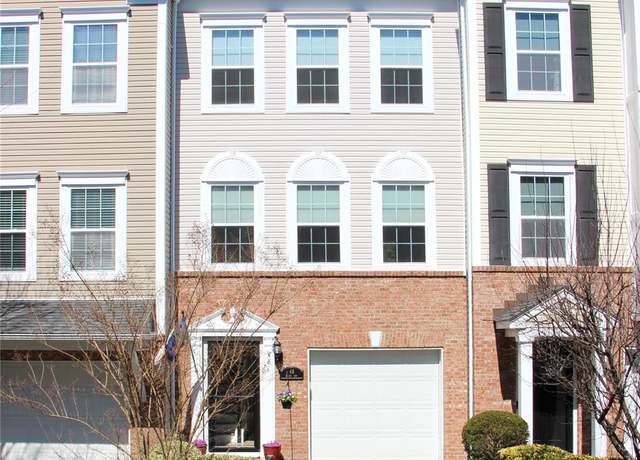 Property at 48 Rialto Way, Patchogue, NY 11772, 2 beds, 2.5 baths