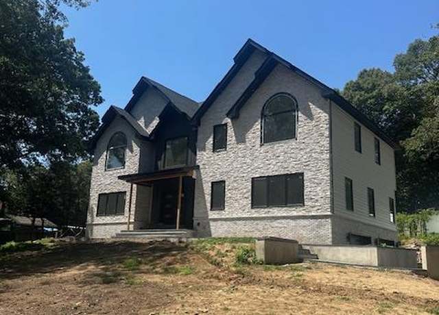 Property at 628 Meadow Rd, Smithtown, NY 11754, 5 beds, 3.5 baths