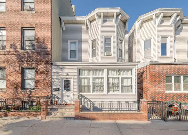 Property at 25-22 44th St, Astoria, NY 11103, 6 beds, 2 baths