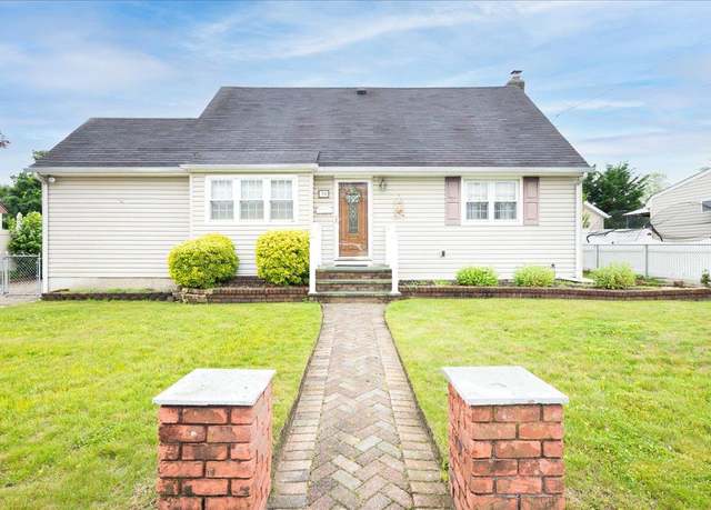 Property at 30 Nims Ave, West Babylon, NY 11704, 4 beds, 2 baths