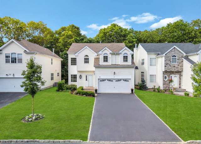 Property at 30 Sunflower Ridge Rd, South Setauket, NY 11720, 3 beds, 2.5 baths