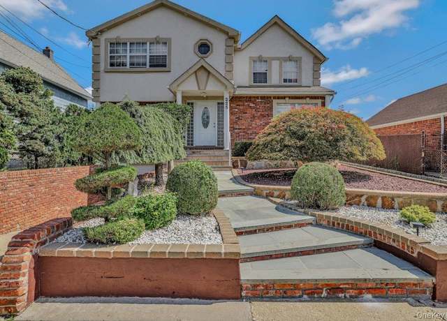 Property at 225 Rushmore Ave, Carle Place, NY 11514, 4 beds, 3 baths