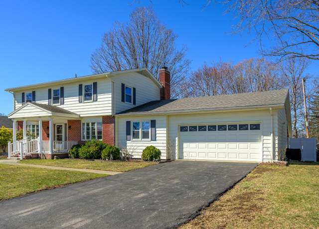 Property at 25 Joslen Pl, Hudson, NY 12534, 5 beds, 2.5 baths