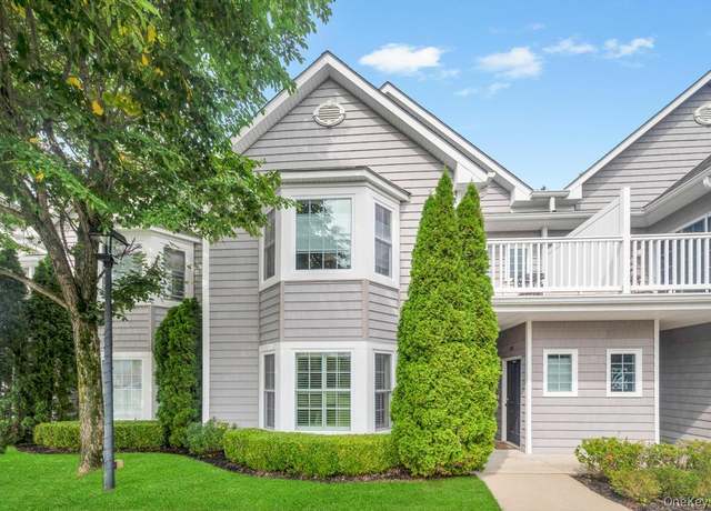 Property at 305 Okeefe Ct, Oakdale, NY 11769, 2 beds, 2 baths