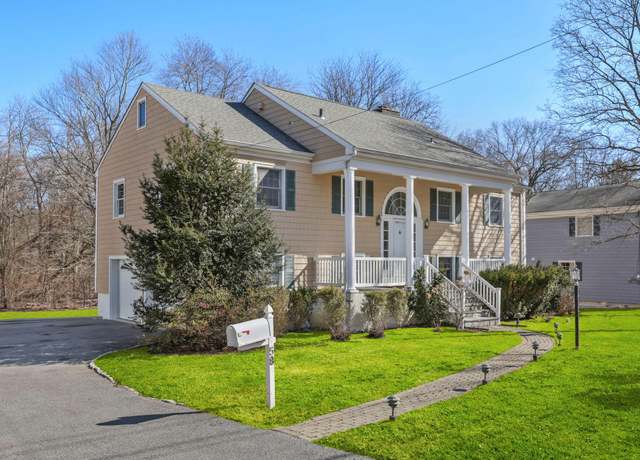 Property at 58 Rock Ridge Dr, Rye Brook, NY 10573, 2 beds, 2.5 baths