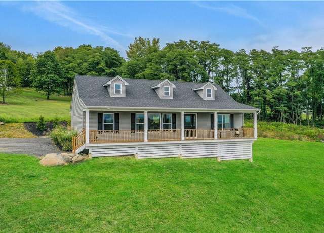 Property at 17 Cameron Ct, Marlboro, NY 12542, 4 beds, 3 baths