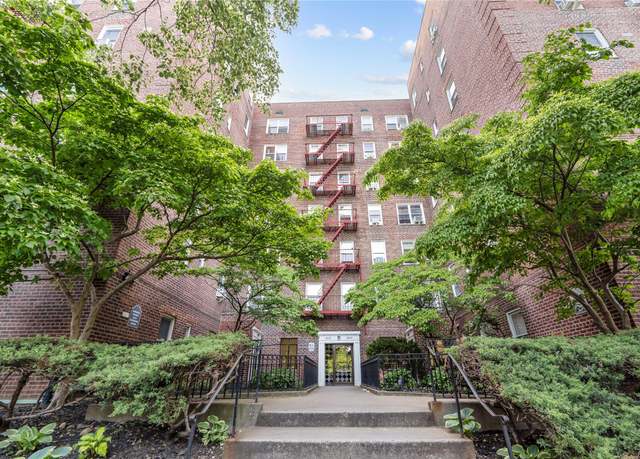 Property at 39-20 52nd St Unit 2G, Woodside, NY 11377, 1 bed, 1 bath