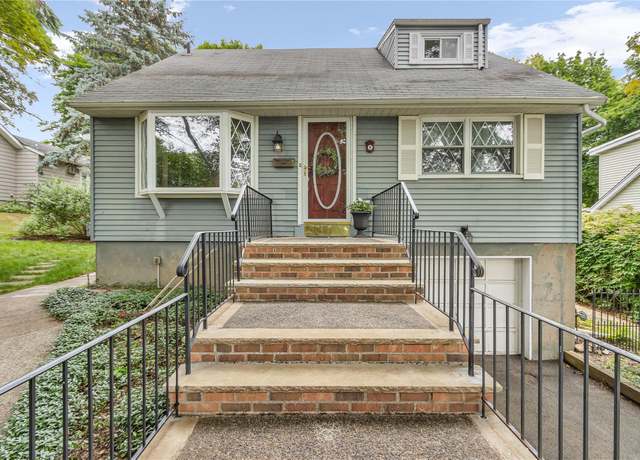 Property at 8 Cedar St, Tappan, NY 10983, 2 beds, 2.5 baths