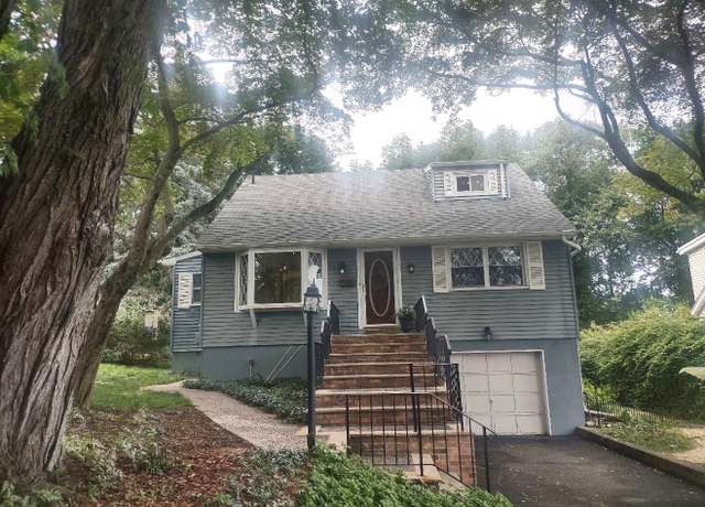 Property at 8 Cedar St, Tappan, NY 10983, 2 beds, 2.5 baths