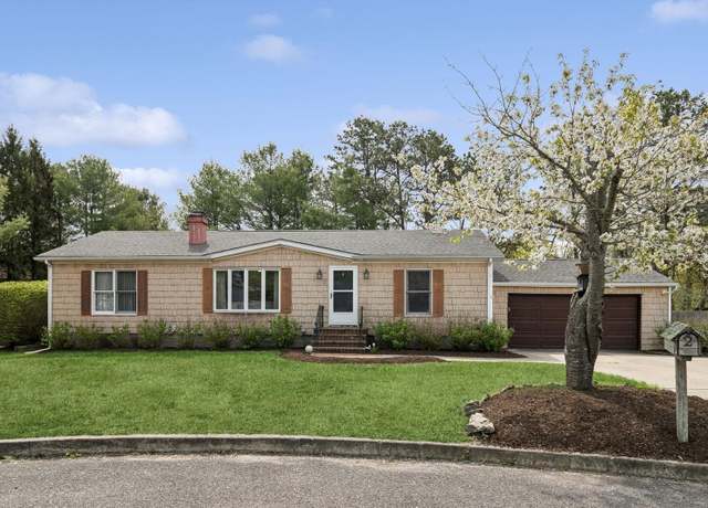 Property at 2 Mews Ct, Holtsville, NY 11742, 3 beds, 2 baths