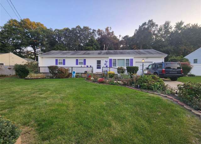 Property at 6 Catherine St, Selden, NY 11784, 4 beds, 1 bath