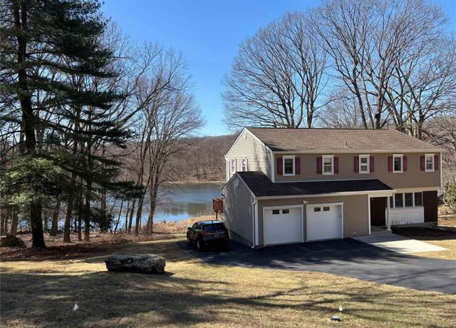 Property at 31 Astor Dr, Mahopac, NY 10541, 4 beds, 2.5 baths