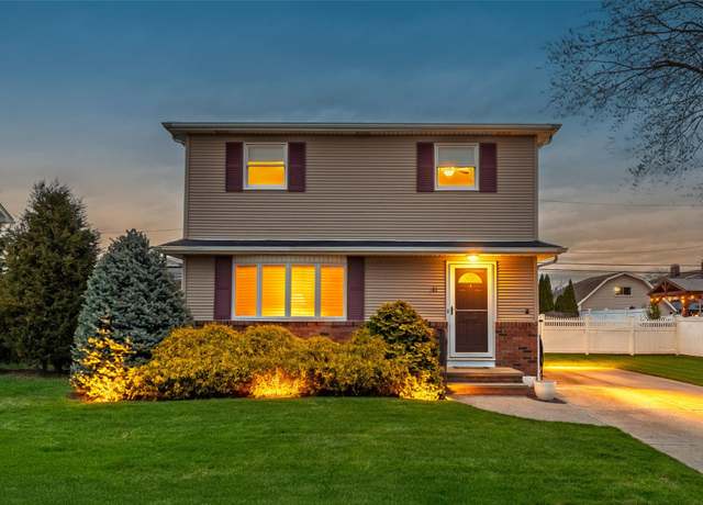 Property at 61 Parma Rd, Island Park, NY 11558, 3 beds, 2 baths