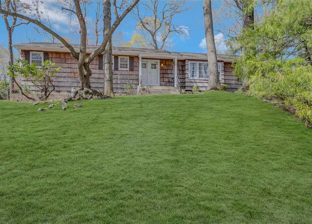 Property at 10 Ellen Dr, Port Jefferson, NY 11777, 3 beds, 2.5 baths