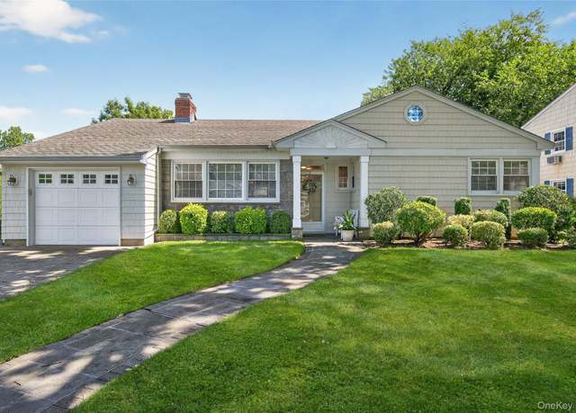 Property at 15 Garfield St, Garden City, NY 11530, 3 beds, 2 baths