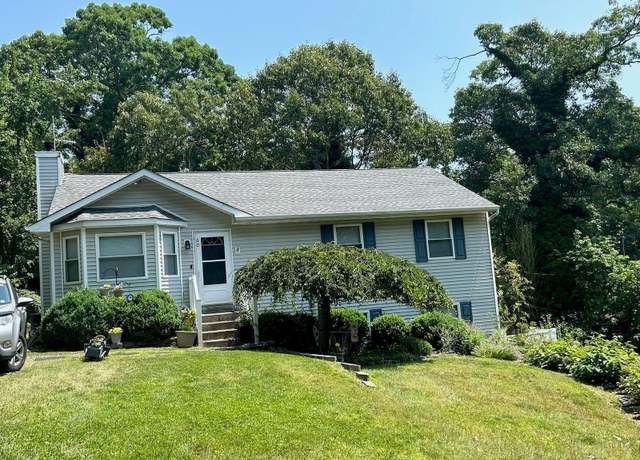 Property at 60 Aloma Rd, Rocky Point, NY 11778, 3 beds, 2 baths