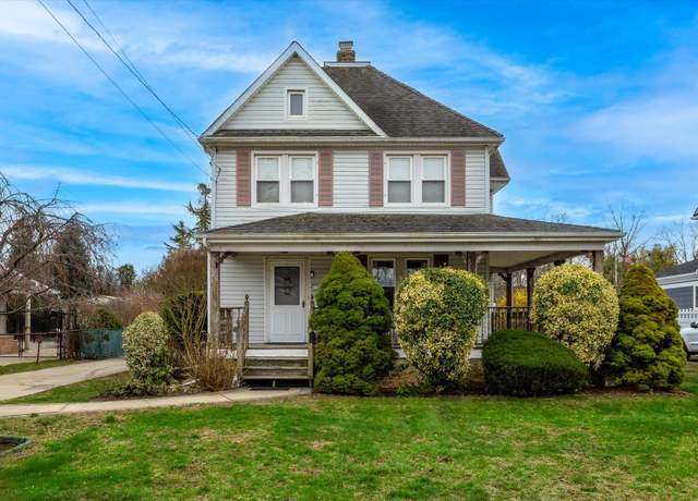 Property at 836 Thomas Ave, Baldwin, NY 11510, 3 beds, 2 baths