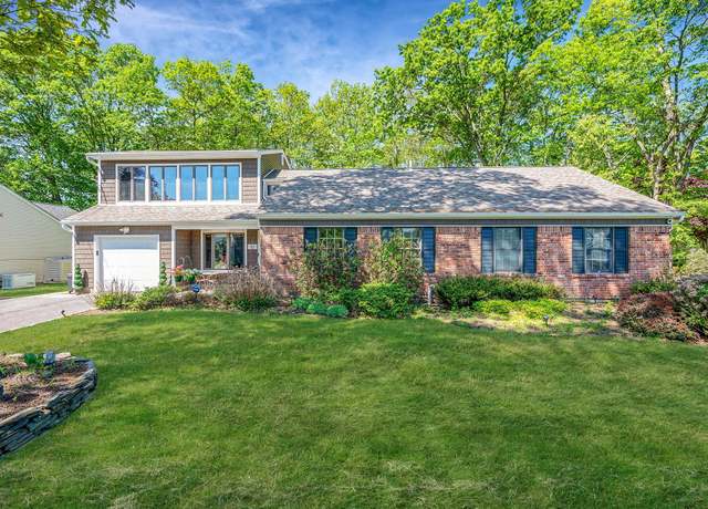 Property at 112 1st Ave, Kings Park, NY 11754, 5 beds, 3 baths