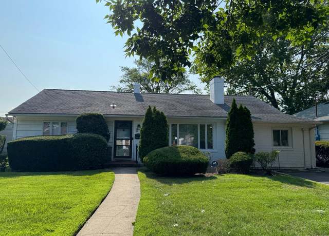 Property at 16 Lynwood Dr, Valley Stream, NY 11580, 3 beds, 3 baths