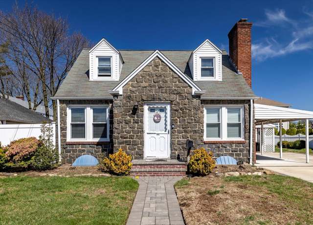 Property at 343 Gates Ave, East Meadow, NY 11554, 3 beds, 1 bath