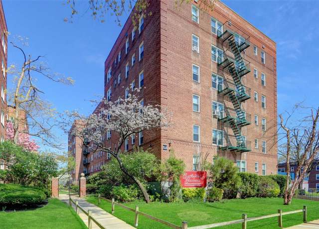 Property at 32 Cathedral Ave Unit 2E, Hempstead, NY 11550, 1 bed, 1 bath
