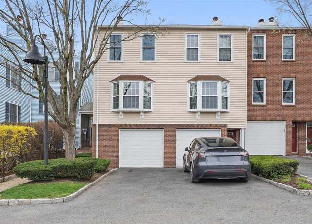Property at 10 Washington Mews #10, Port Chester, NY 10573, 2 beds, 2 baths