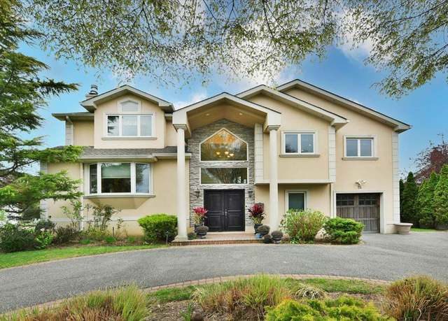 Property at 25 Sullivan Dr, Jericho, NY 11753, 5 beds, 5 baths