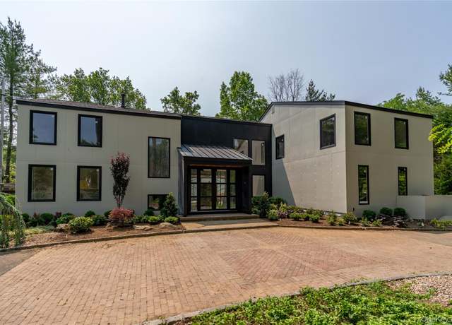 Property at 26 Windemere Way, Woodbury, NY 11797, 6 beds, 5 baths