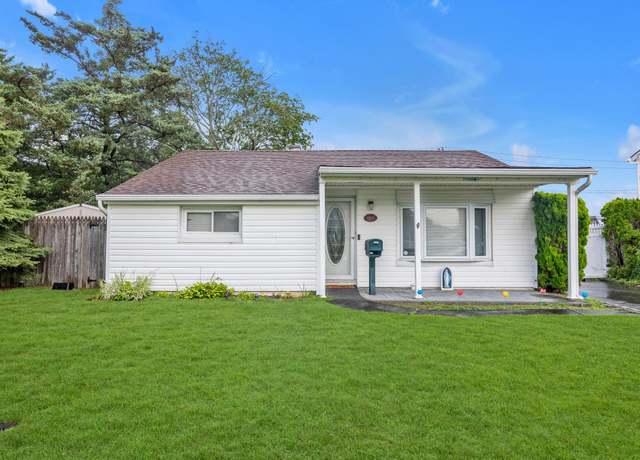 Property at 4203 Ludwig Ln, Bethpage, NY 11714, 2 beds, 1 bath