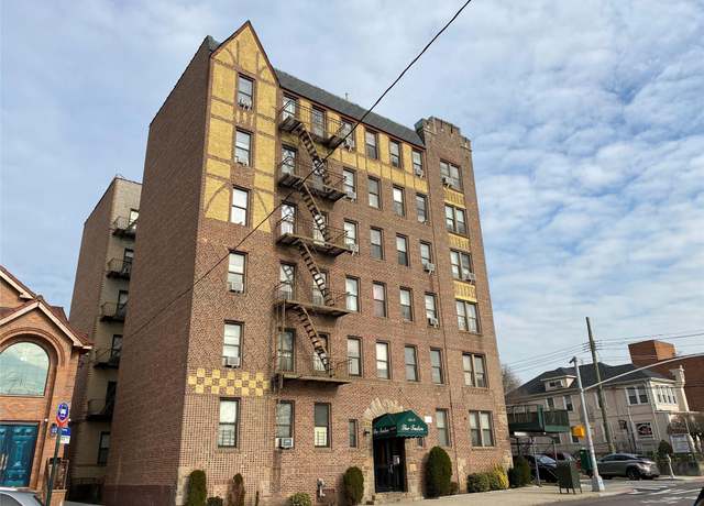 Property at 15517 Sanford Ave Unit 2E, Flushing, NY 11355, 1 bed, 1 bath