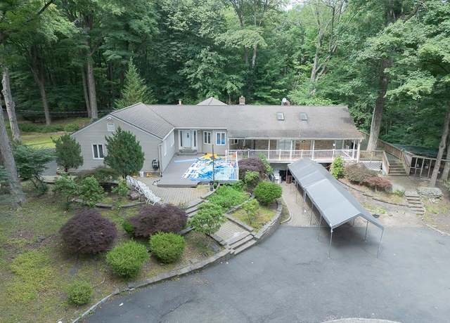 Property at 23 Sky Meadow Rd, Suffern, NY 10901, 3 beds, 3 baths