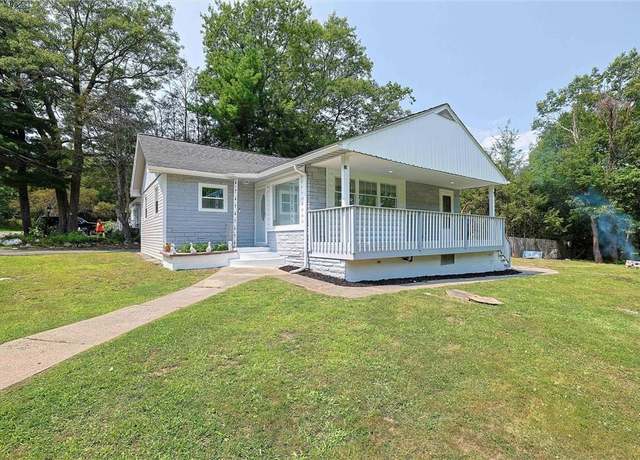 Property at 28 Cottage St W, Wurtsboro, NY 12790, 3 beds, 2 baths