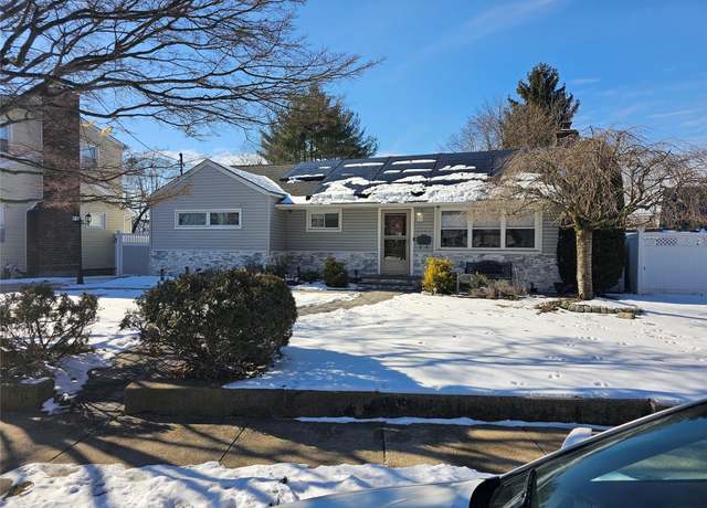 Property at 1284 Forest Ave, Baldwin, NY 11510, 3 beds, 2 baths