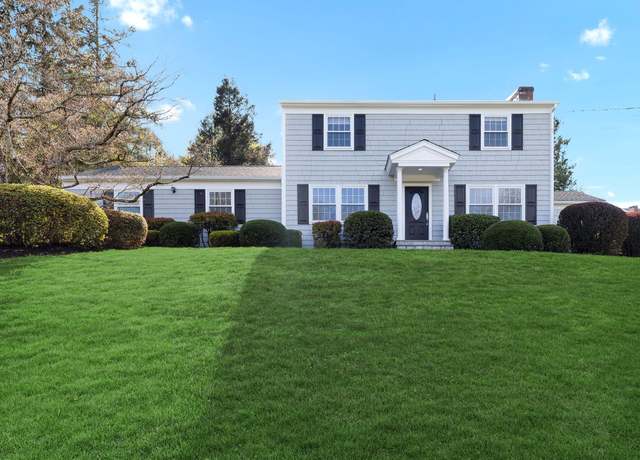 Property at 19 Courtmel Rd, Mount Kisco, NY 10549, 4 beds, 3.5 baths
