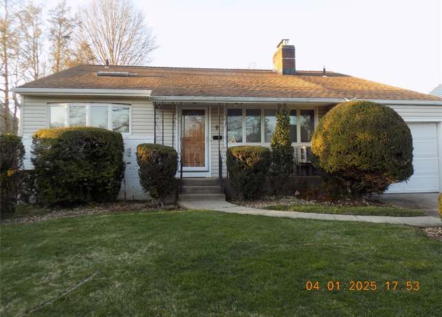 Property at 9 Gary Rd, Syosset, NY 11791, 3 beds, 2.5 baths