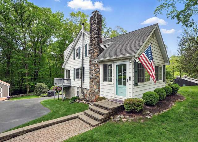 Property at 6 Lakeside Dr, Yorktown Heights, NY 10598, 3 beds, 2 baths