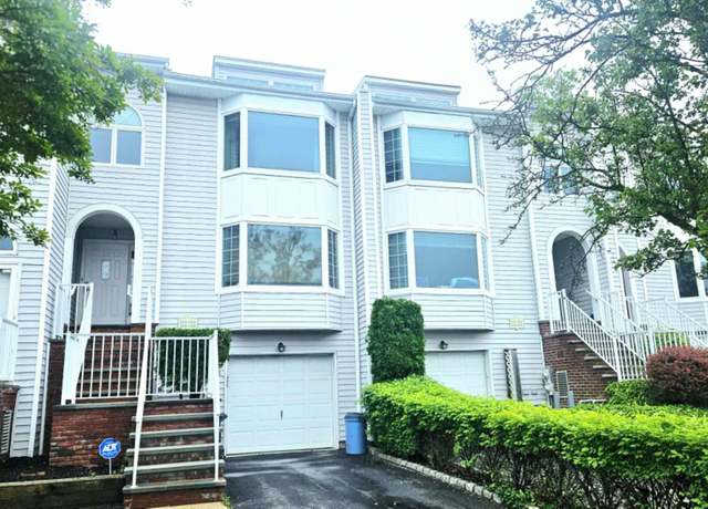 Property at 242-12A Oak Park Dr Unit 99A, Douglaston, NY 11362, 2 beds, 2.5 baths