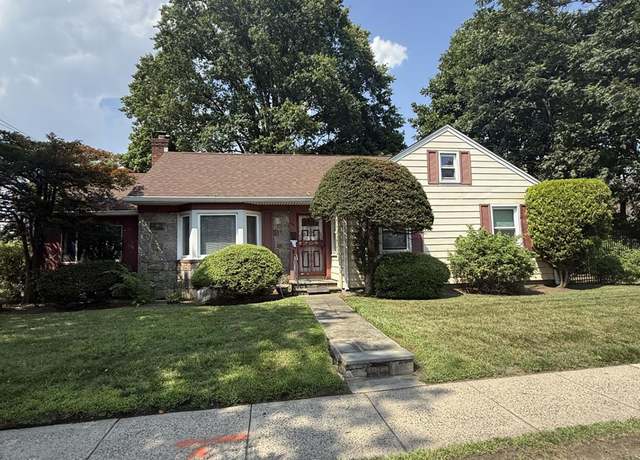 Property at 355 Jerusalem Ave, Hempstead, NY 11550, 3 beds, 1.5 baths