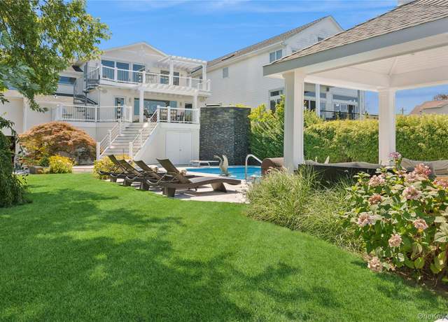 Property at 821 W Park Ave, Long Beach, NY 11561, 4 beds, 4.5 baths