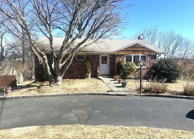 Property at 17 Foxhill Rd, Valhalla, NY 10595, 3 beds, 2 baths