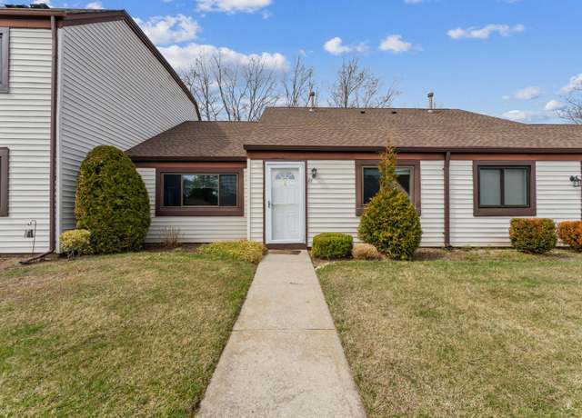 Property at 87 Gauguin Ct #87, Middle Island, NY 11953, 2 beds, 1 bath