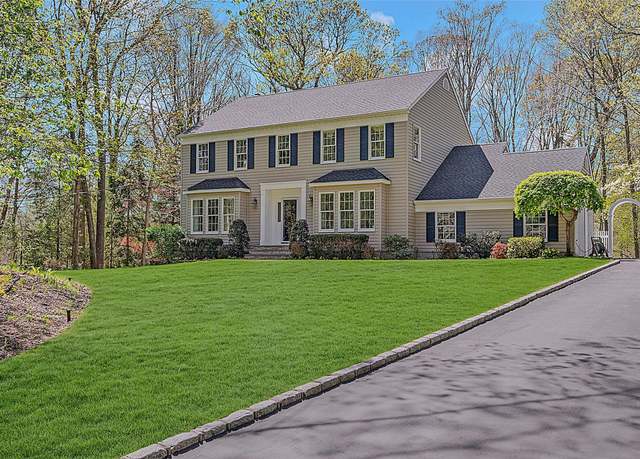 Property at 19 Emerald Ln, Wading River, NY 11792, 3 beds, 2.5 baths
