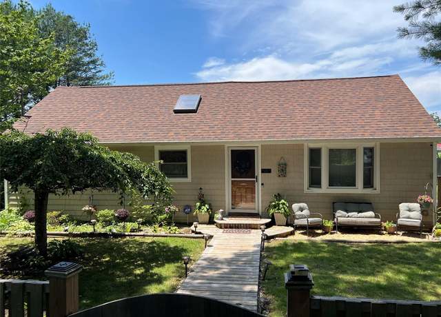 Property at 120 Lynbrook Dr, Mastic Beach, NY 11951, 3 beds, 1.5 baths