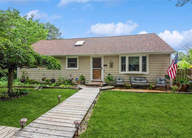Property at 120 Lynbrook Dr, Mastic Beach, NY 11951, 3 beds, 1.5 baths