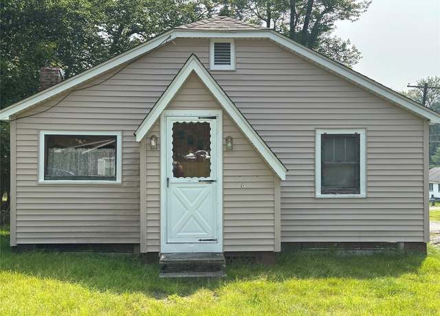 Property at 13 E Pierce Ave, Smallwood, NY 12720, 2 beds, 1 bath